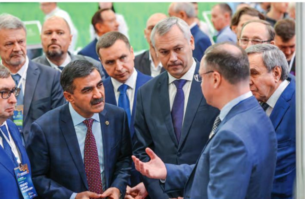 Игорь ЕЛИСЕЕНКО представляет проект развития "УЧХОЗ Тулинское"на Сибирской аграрной неделе -2022